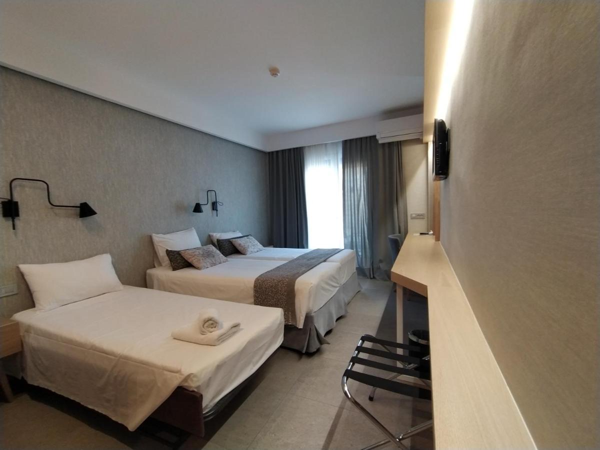 Twin Room Extra Rollaway Bed Mountain View