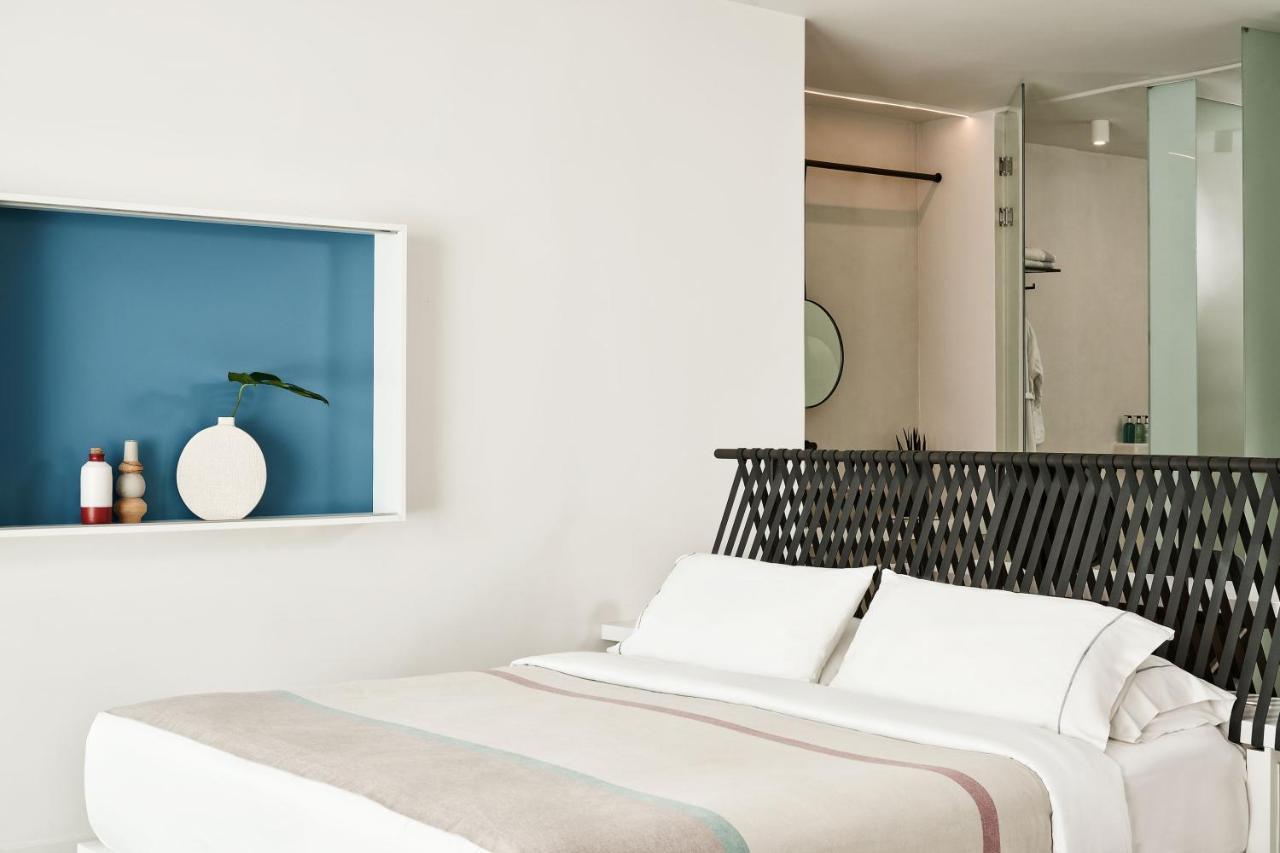 Sugarmoon Suite Heated Plunge Pool Infinity Pool Caldera View