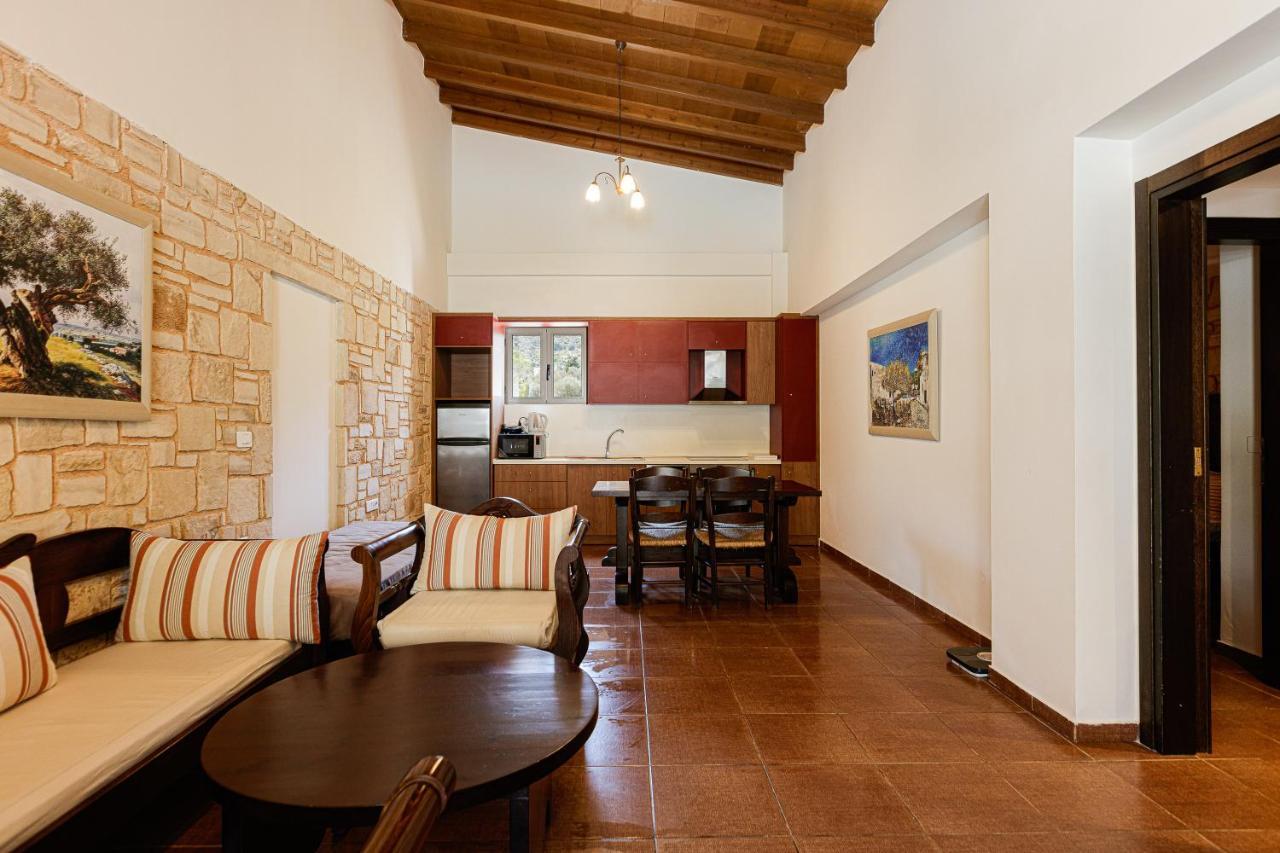 Two-Bedroom Villa Private Pool & Kitchen
