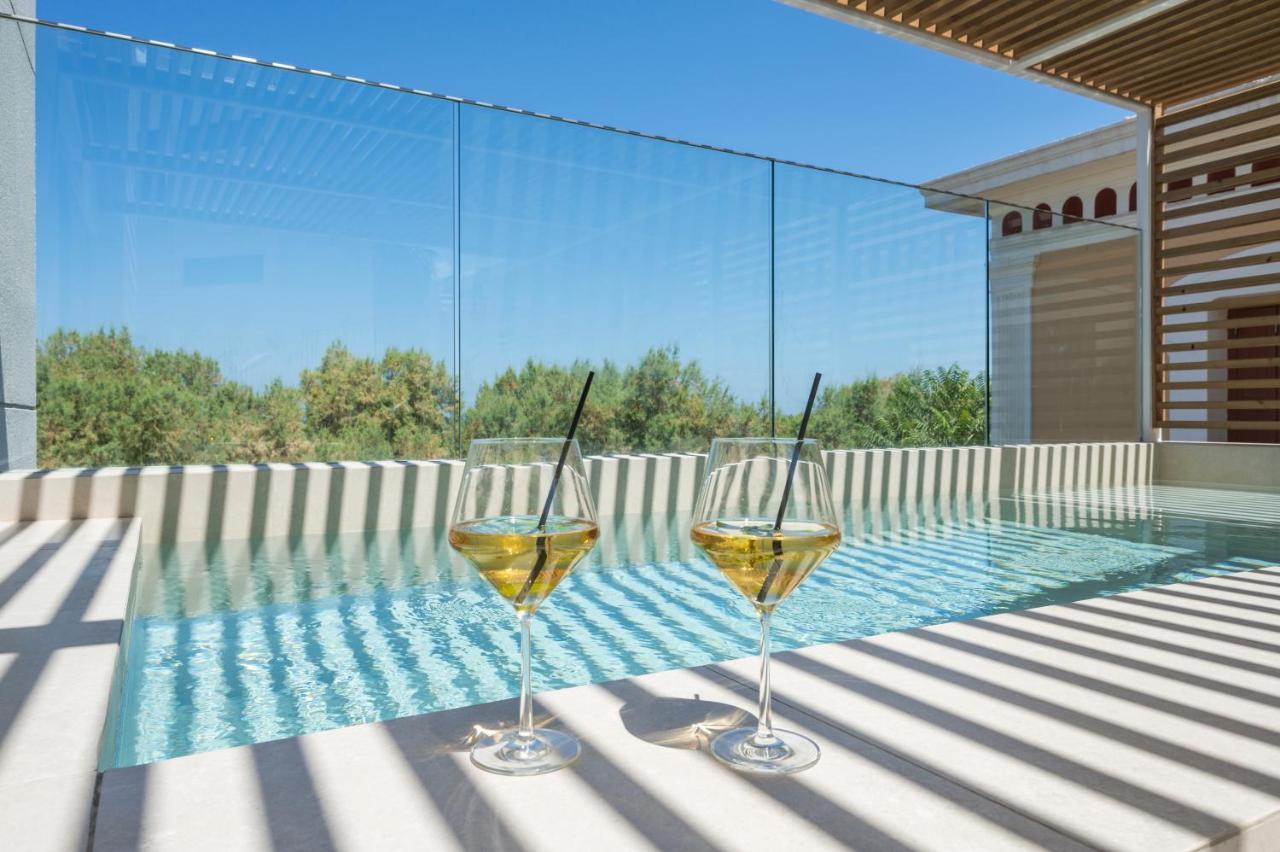 Deluxe Suite private swimming pool