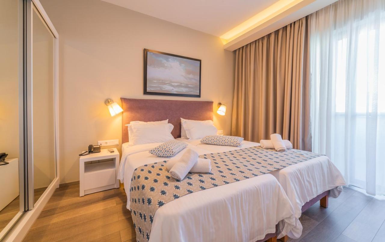 One-Bedroom Apartment (2 Adults + 2 Children)