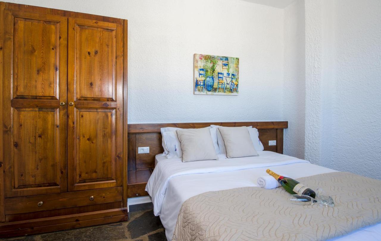 One-Bedroom Apartment with Sea View