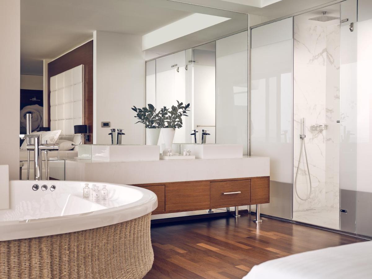 The Royal Grand Suite Sea View private pool
