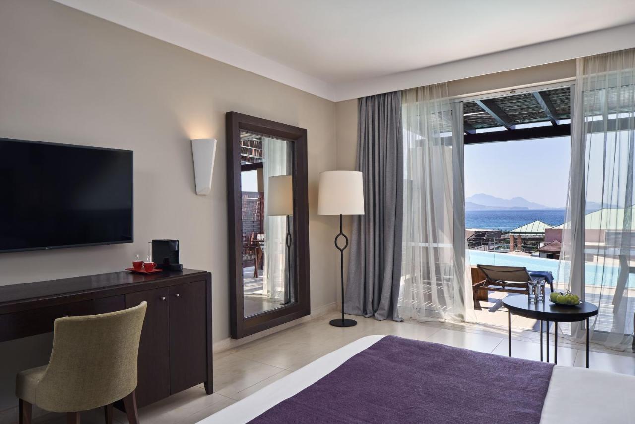 Twin or Double Room Swim Up Sea View