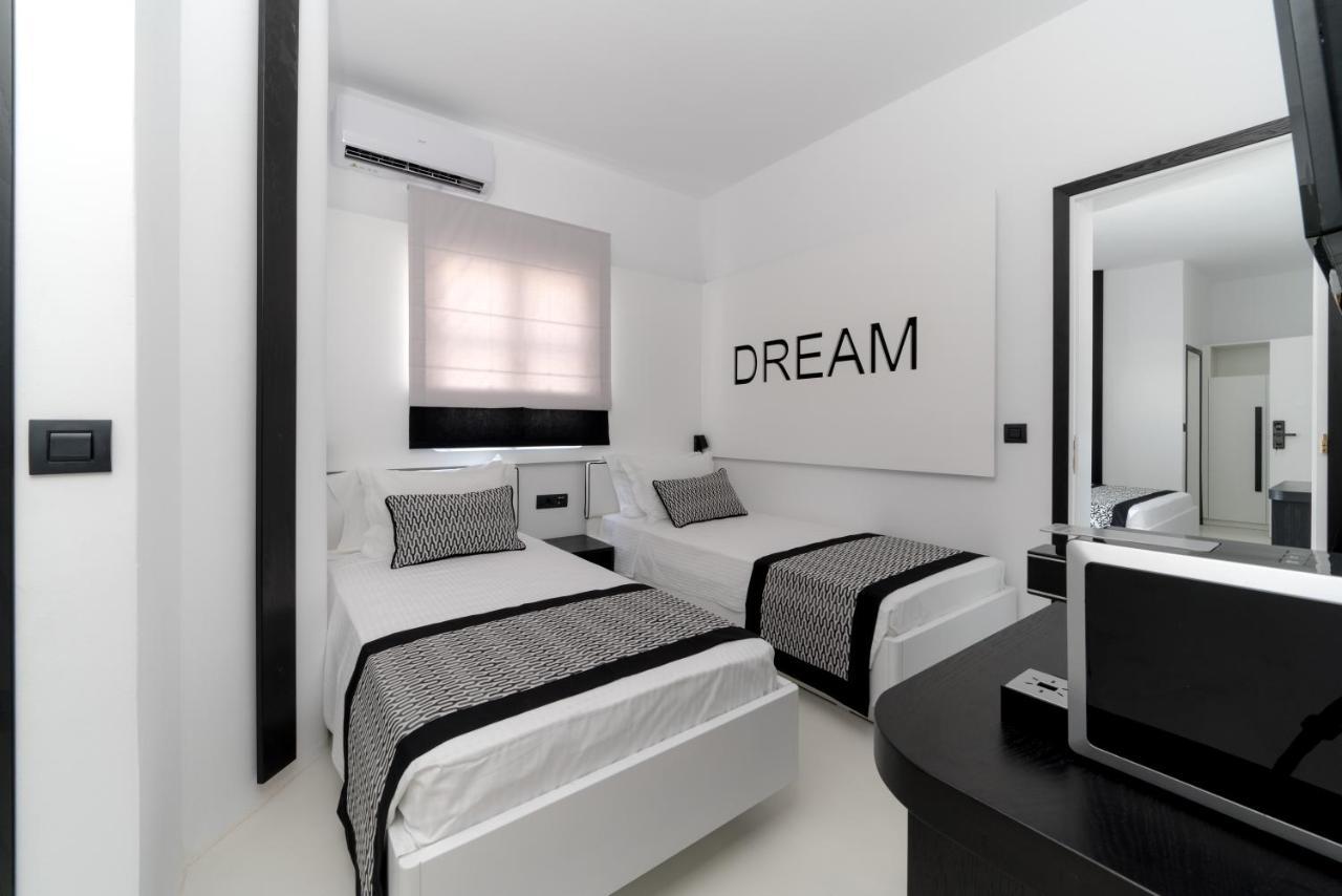 Deluxe Two-Bedroom Apartment