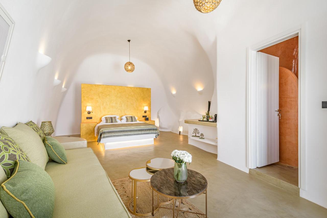 Superior Cave Suite with Private Pool & Sea View