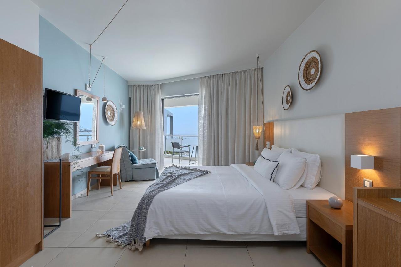 Double or Twin Room Sea View