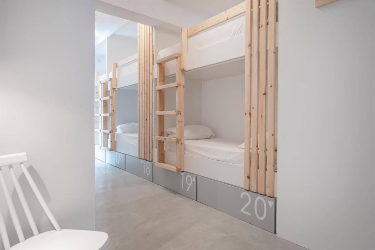 Bed 8-Bed Mixed Dormitory Room