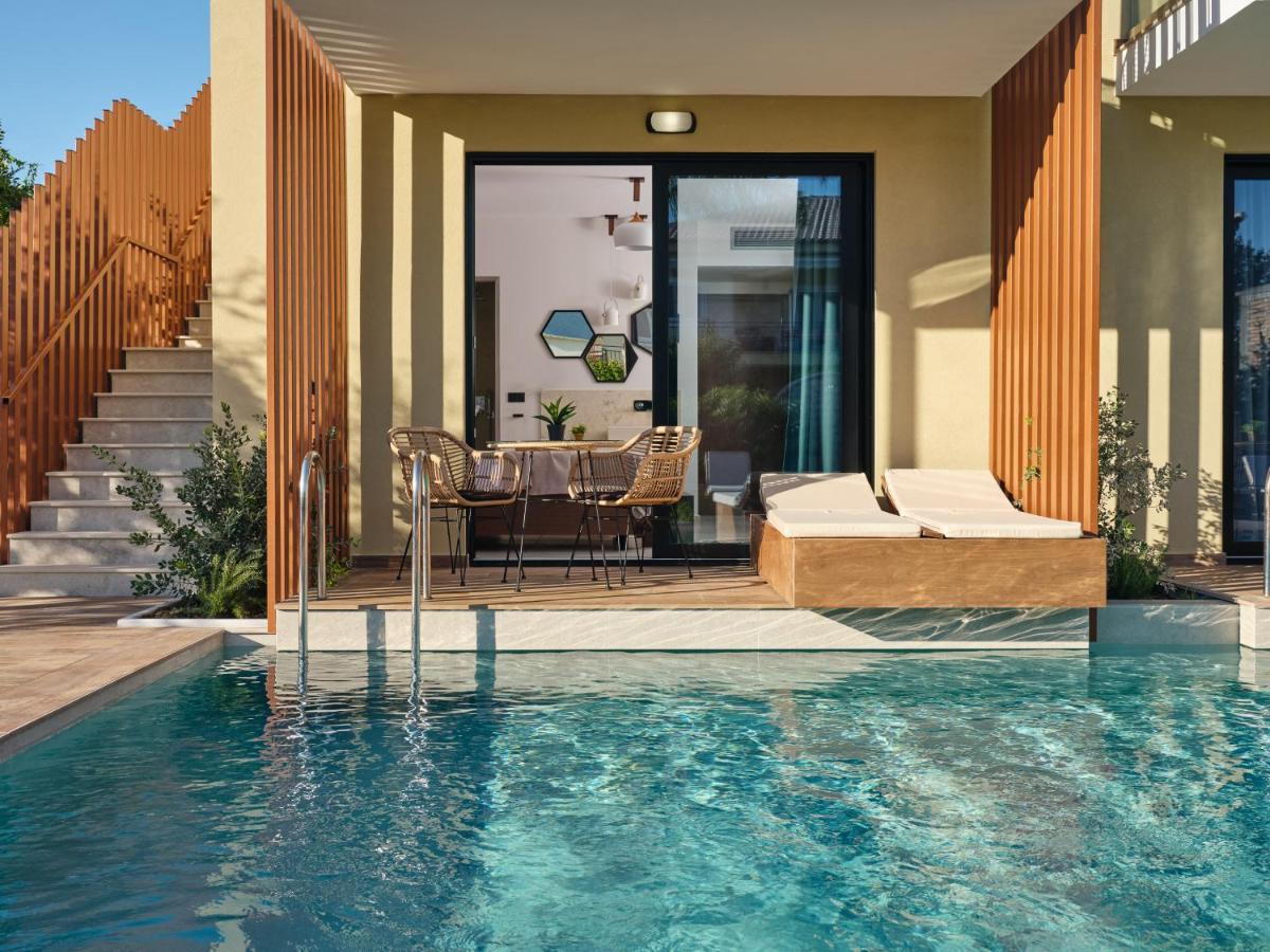 Deluxe Double or Twin Room Pool Access