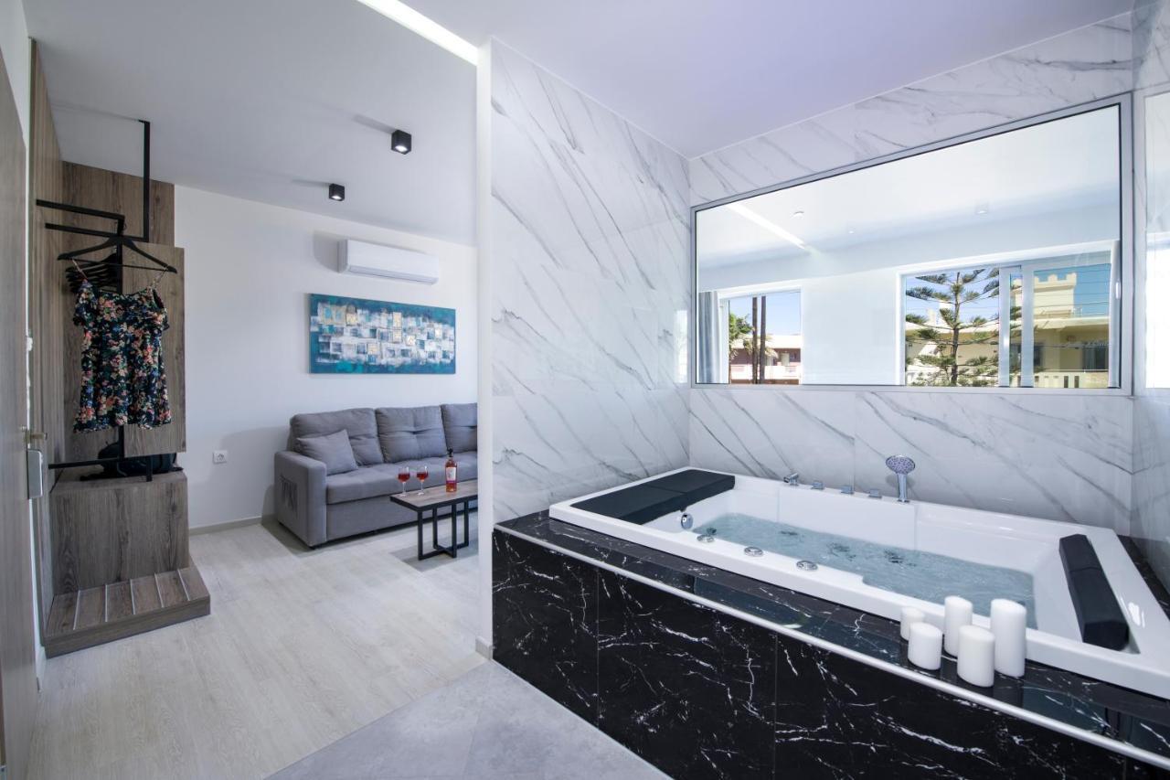 Afrodite Deluxe Suite with Hot Tub Indoor Jacuzzi