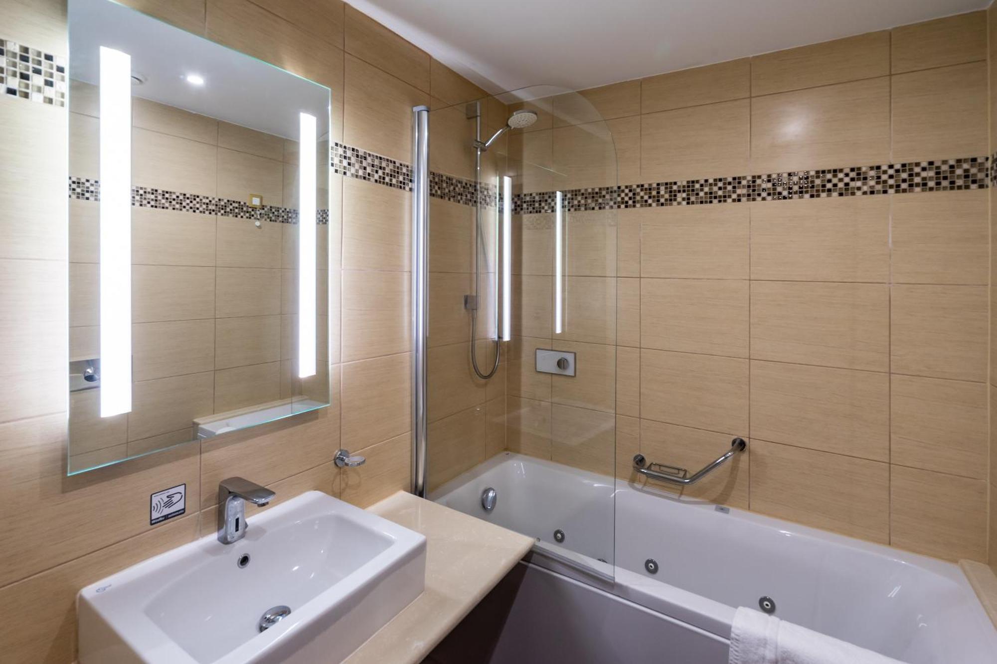 One-Bedroom Suite