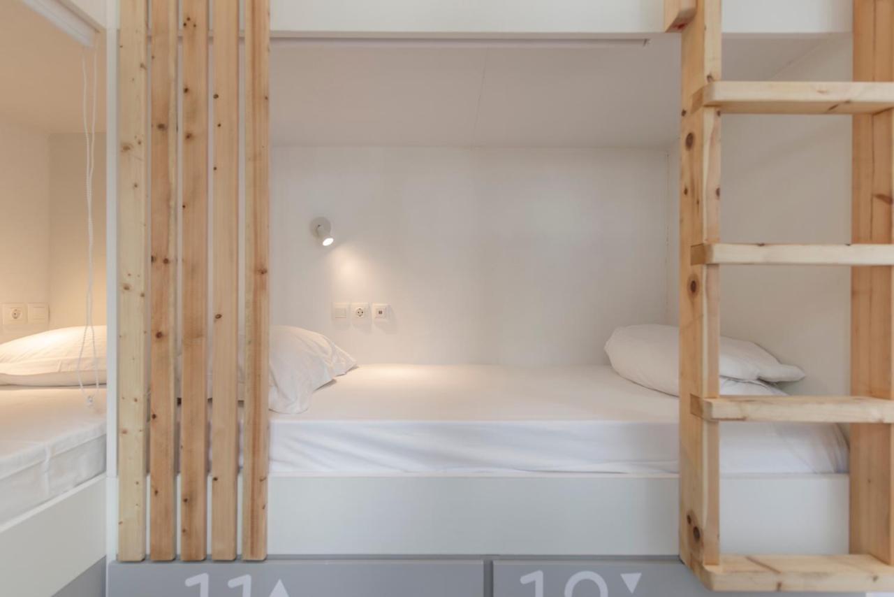 Bed 8-Bed Mixed Dormitory Room