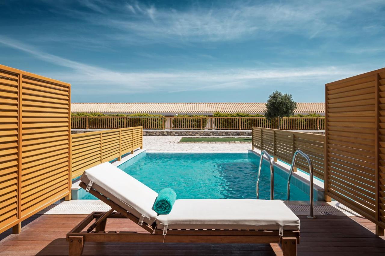 Twin Private Pool