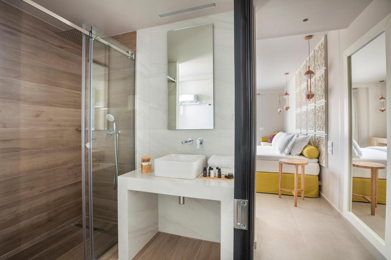 Junior Suite Outdoor Hot Tub