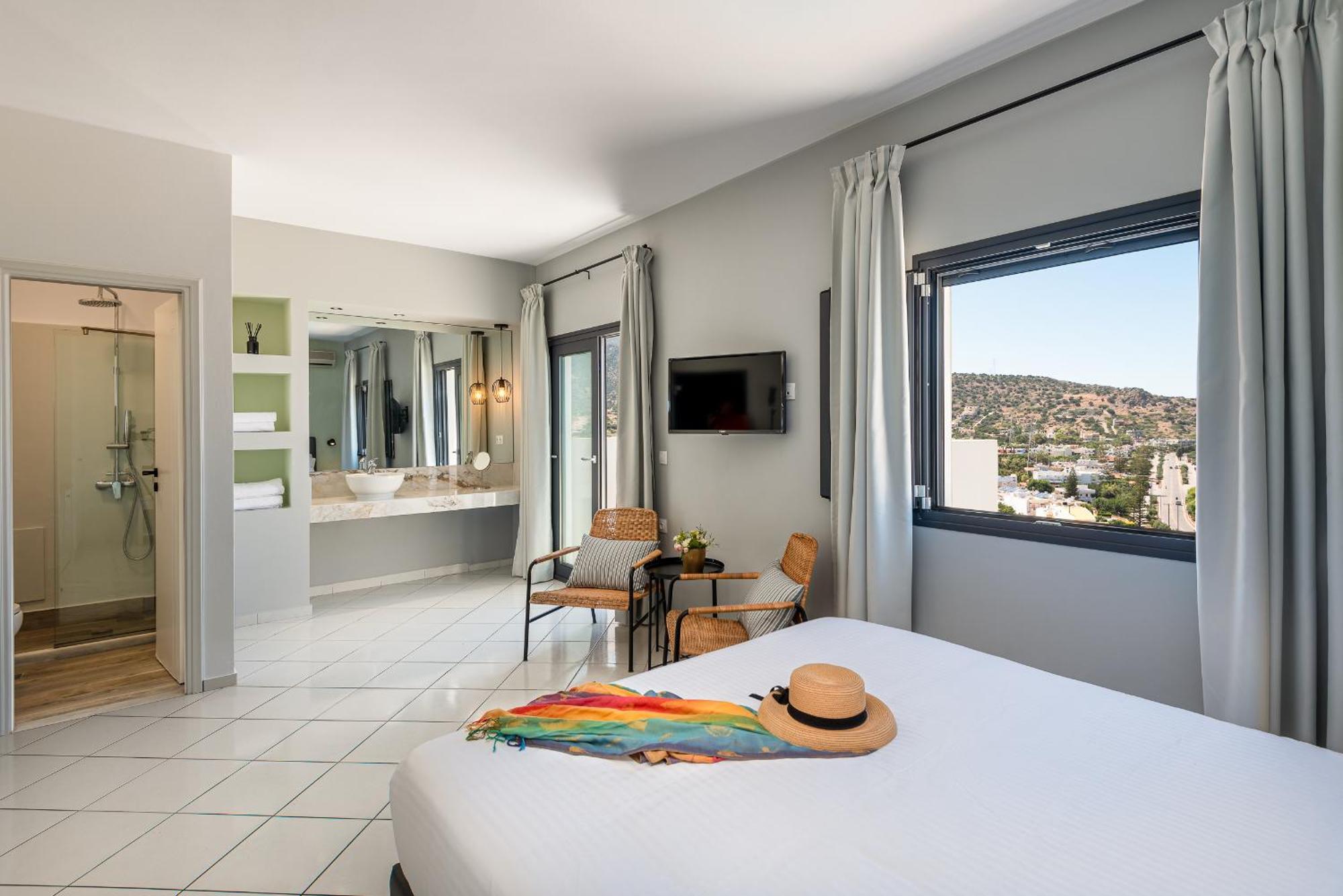 Double or Twin Room Sea View