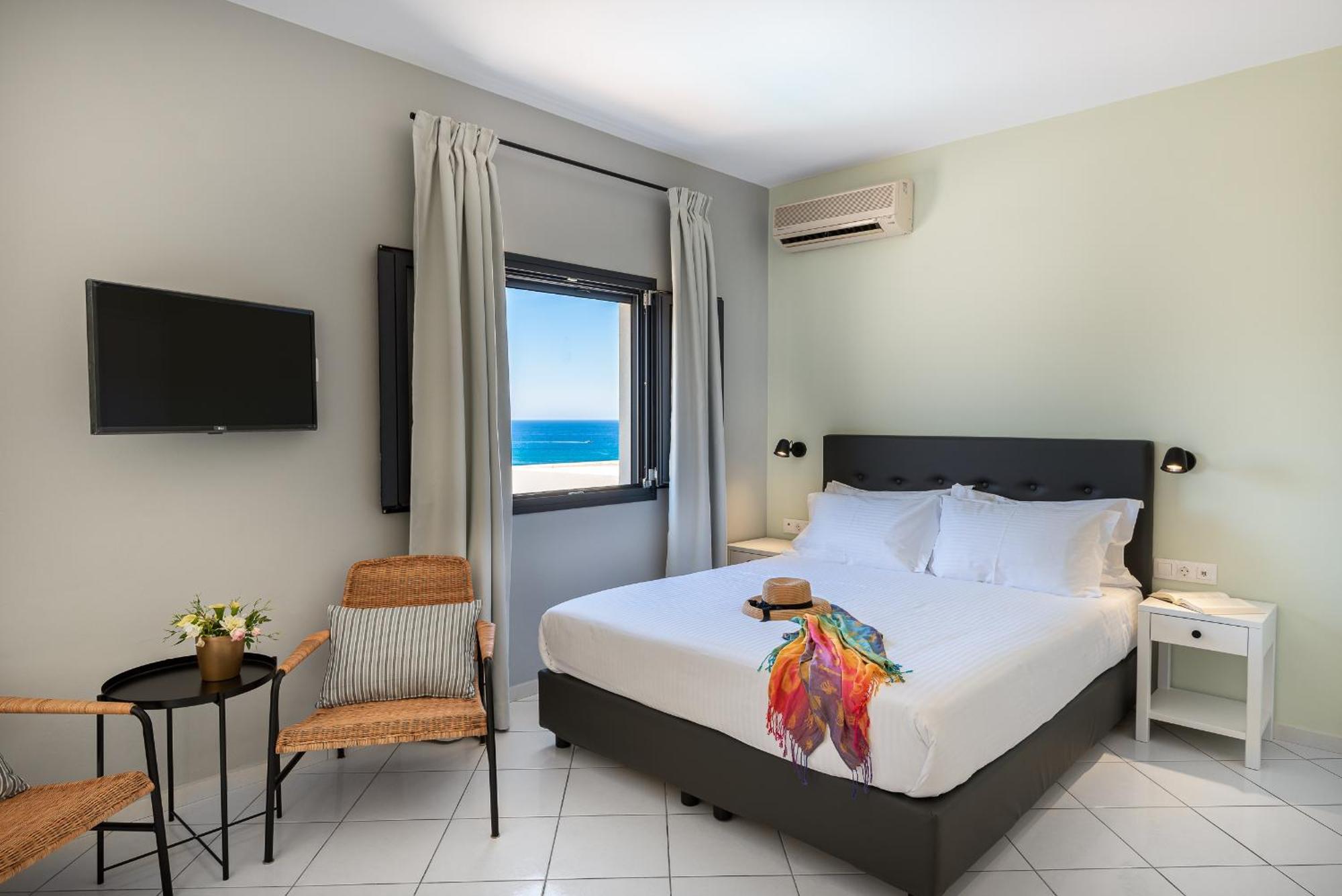 Double or Twin Room Sea View