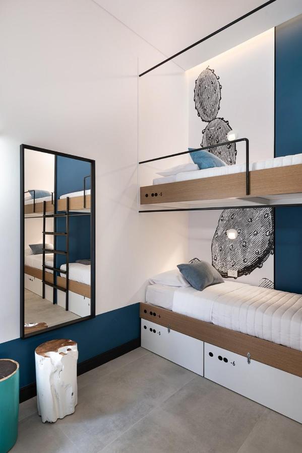 Bed 8-Bed Mixed Dormitory Room
