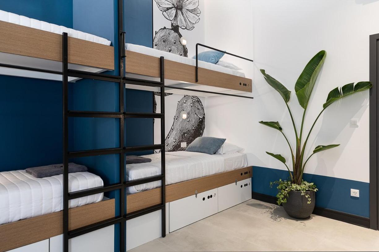 Bed 8-Bed Mixed Dormitory Room