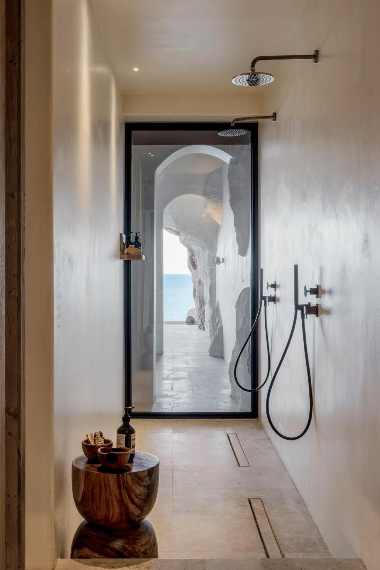 Cave Suite Sea View Private Pool