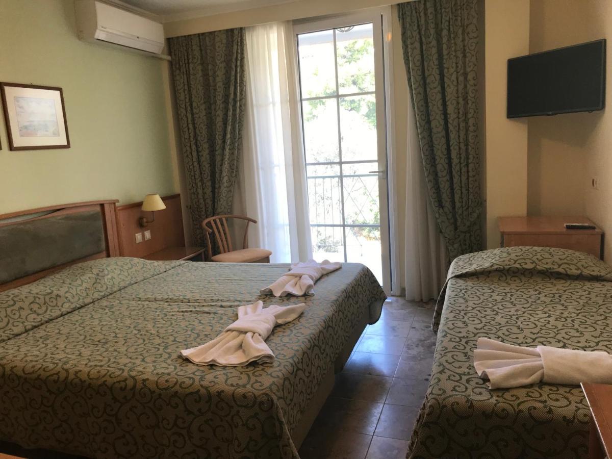 Triple Room with Mountain View