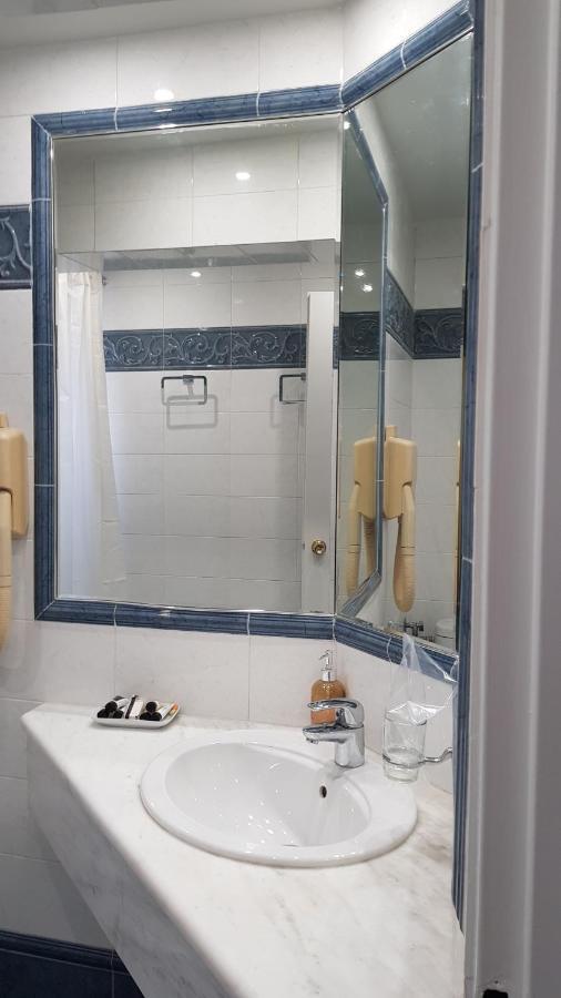 Superior Double or Twin Room,1214739703:JPEG