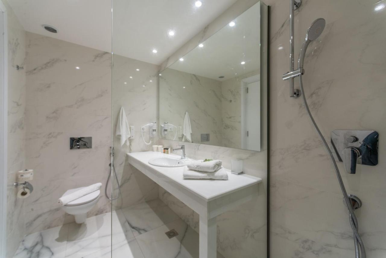 Double or Twin Room Swimming Pool Access