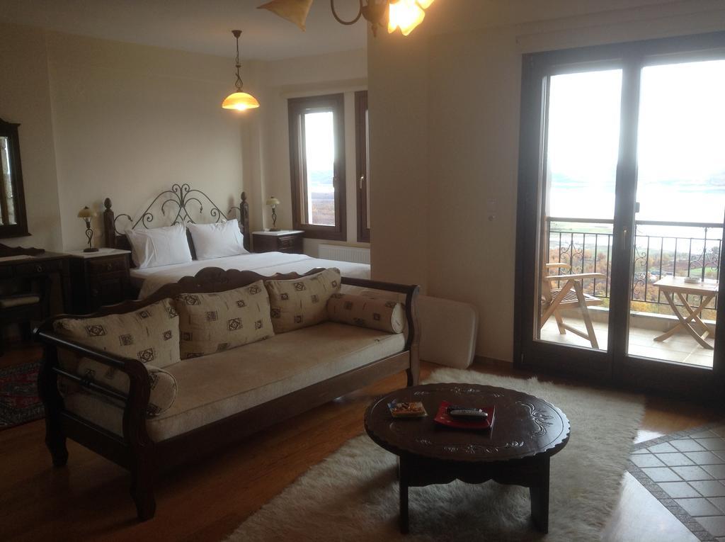 Deluxe Studio lake view