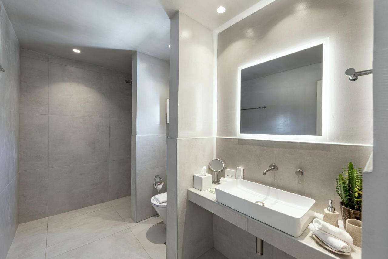 Aqua Pool Suite