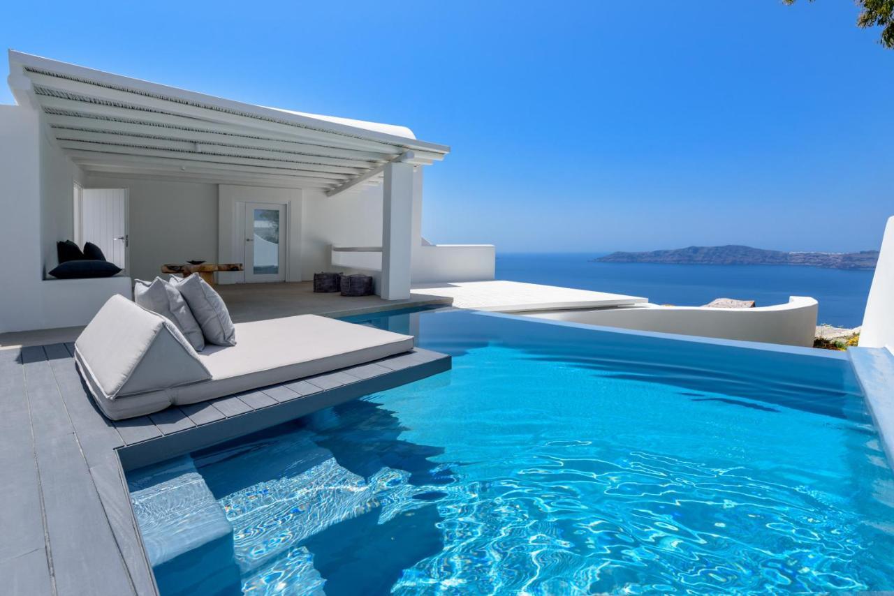 Honeymoon Pool Suite