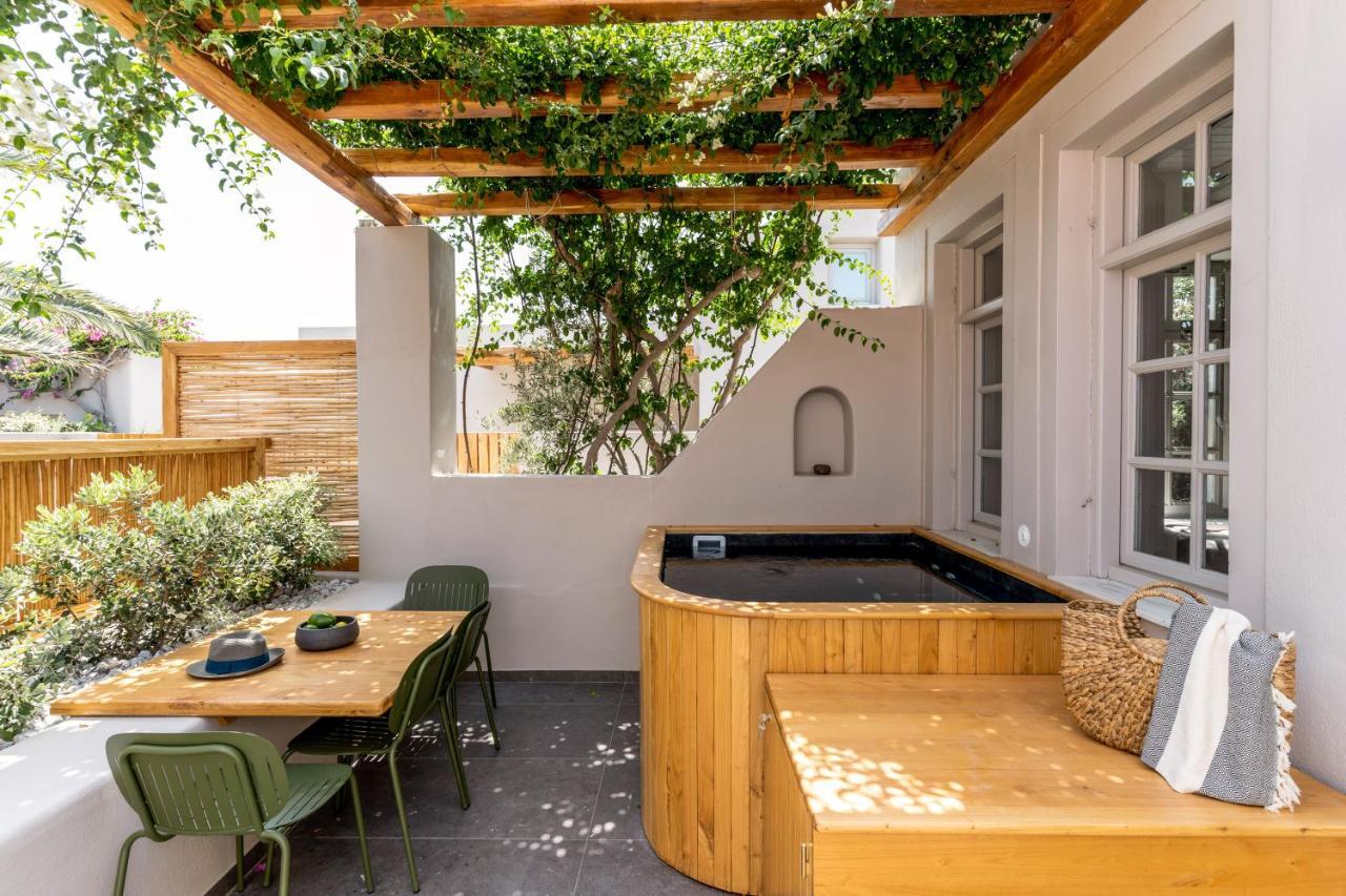 Suite outdoor Jetted Hot Tub