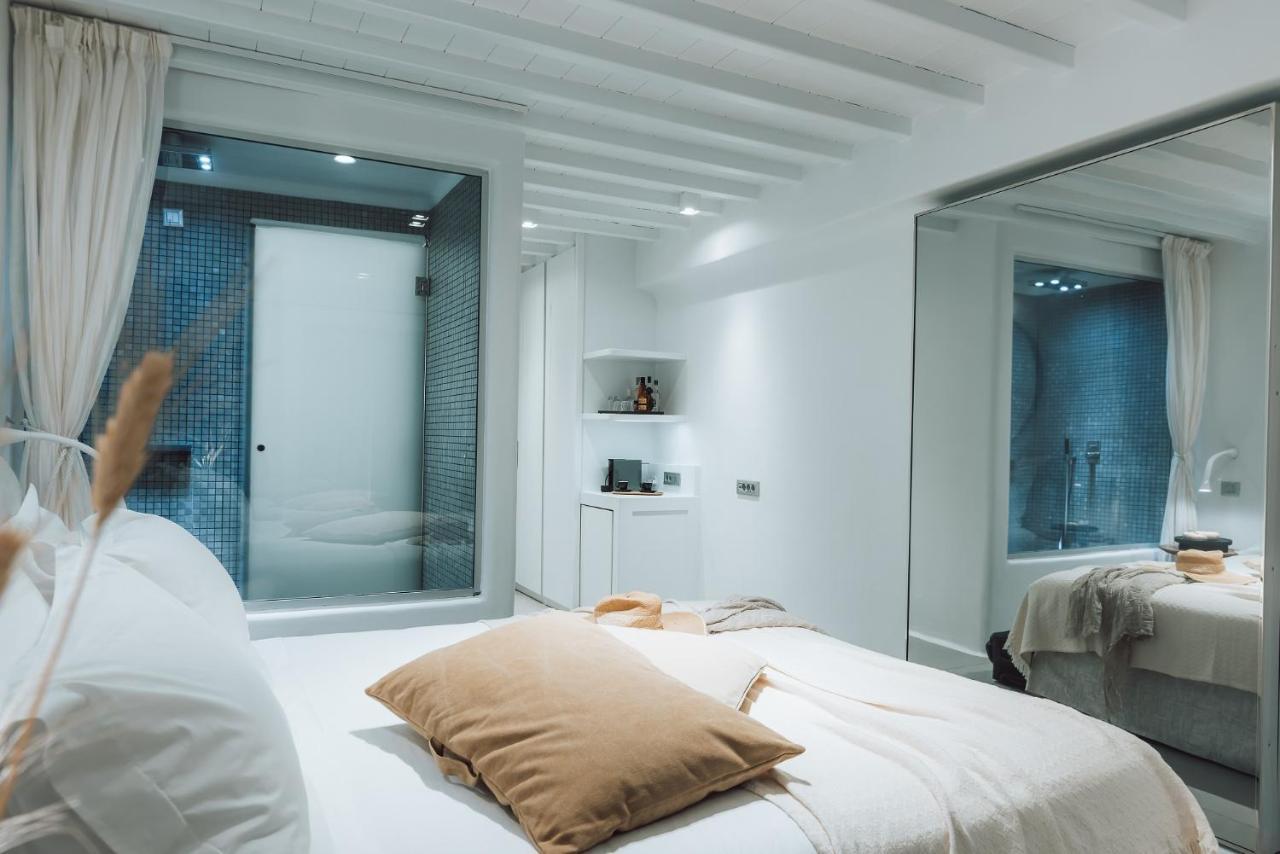 Deluxe Double Room Hot Tub