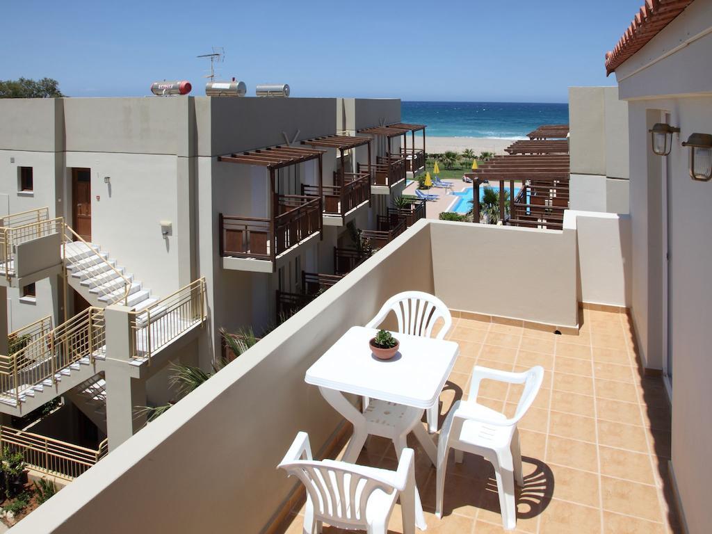One-Bedroom Apartment Side Sea View