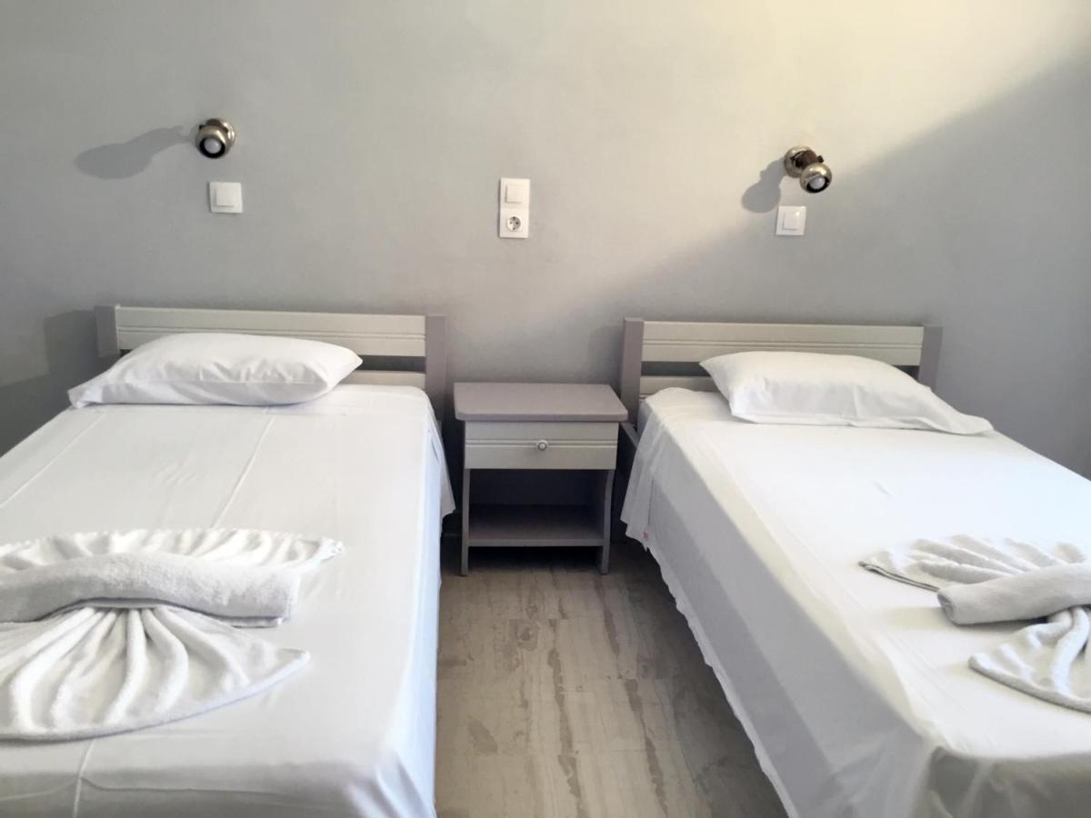 One-Bedroom Apartment,640342098:JPEG