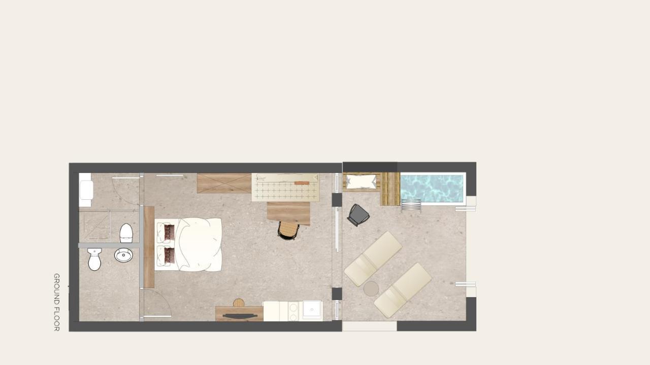 Deluxe Suite Plunge Pool