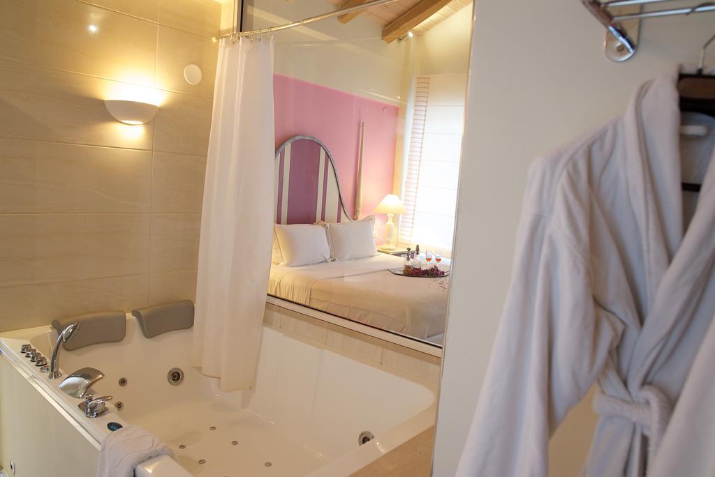 VIP Villa Hot Tub Fireplace room only,1214893393:JPEG