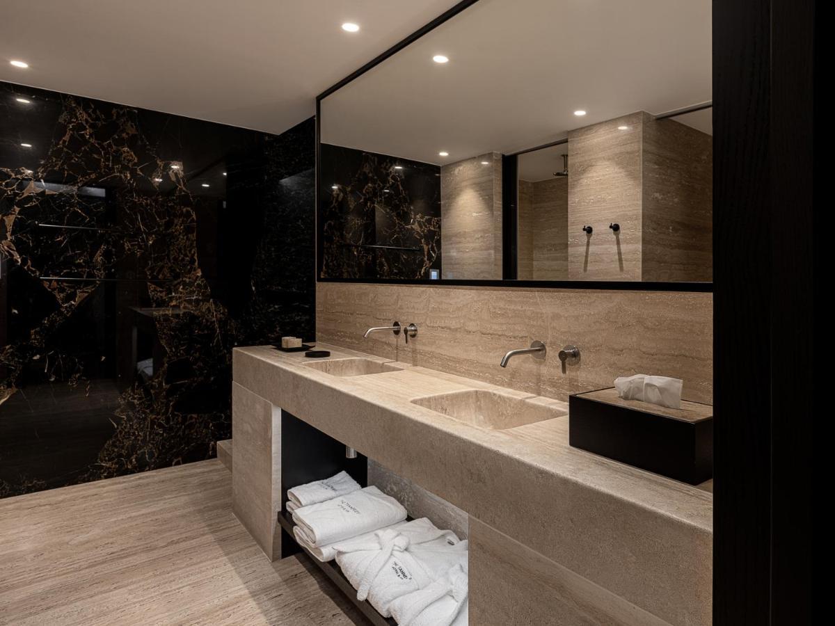 Presidential Suite Sea Front balcony Jacuzzi