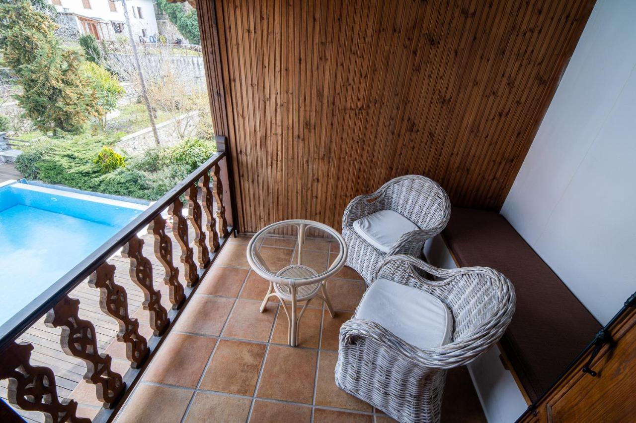 Deluxe Suite Fireplace