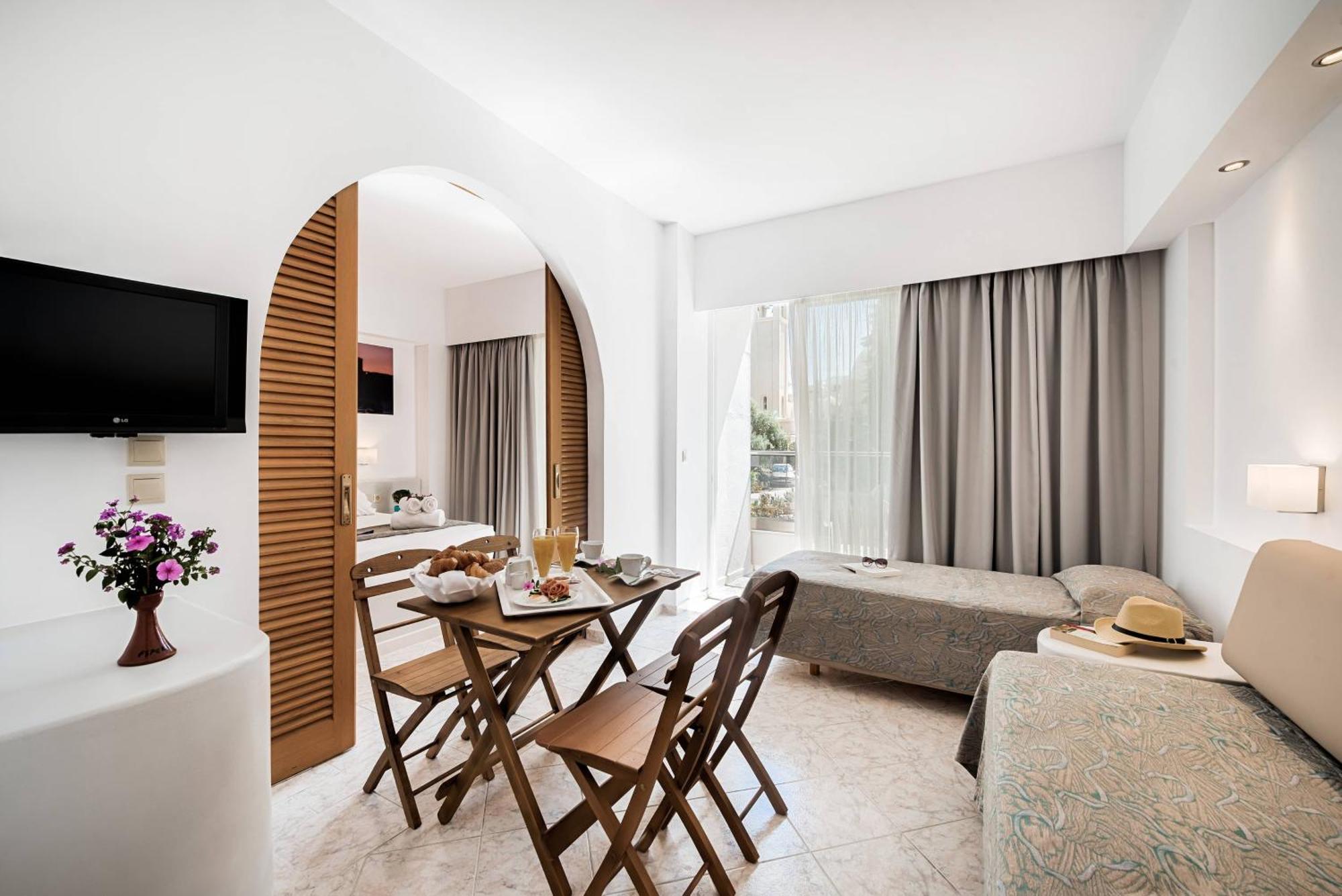 One-Bedroom Apartment 2-4 Balcony