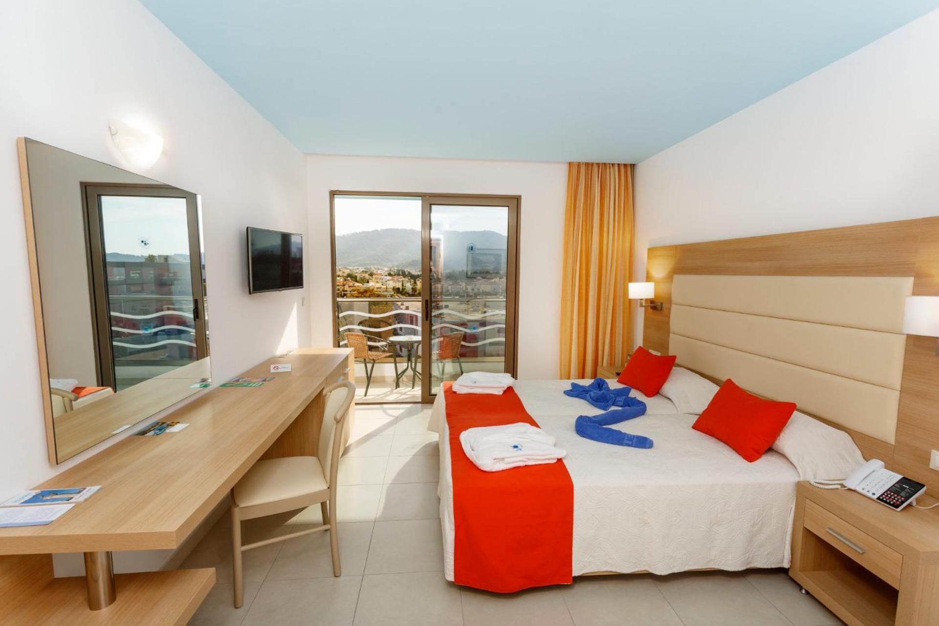 Superior Twin Room Land View