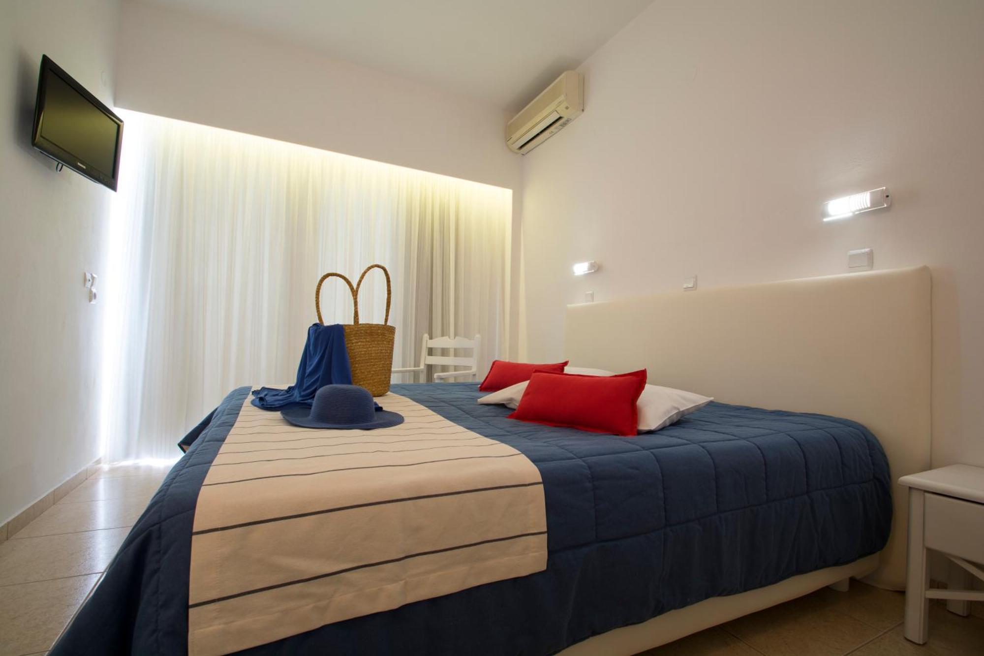 Double or Twin Room with Mountain View