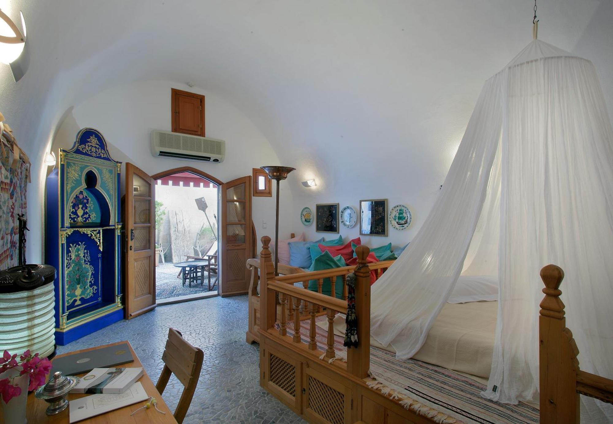 Honeymoon Suite