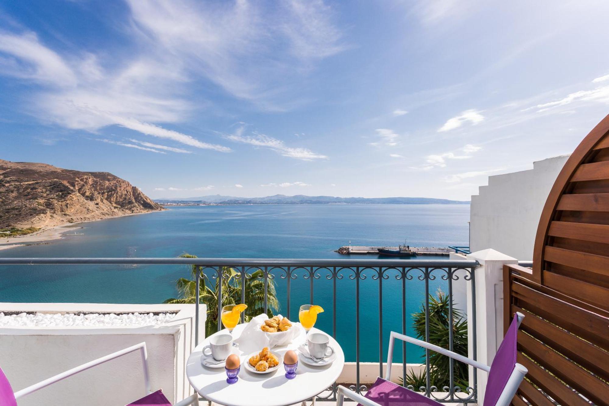 Double or Twin Room Sea View