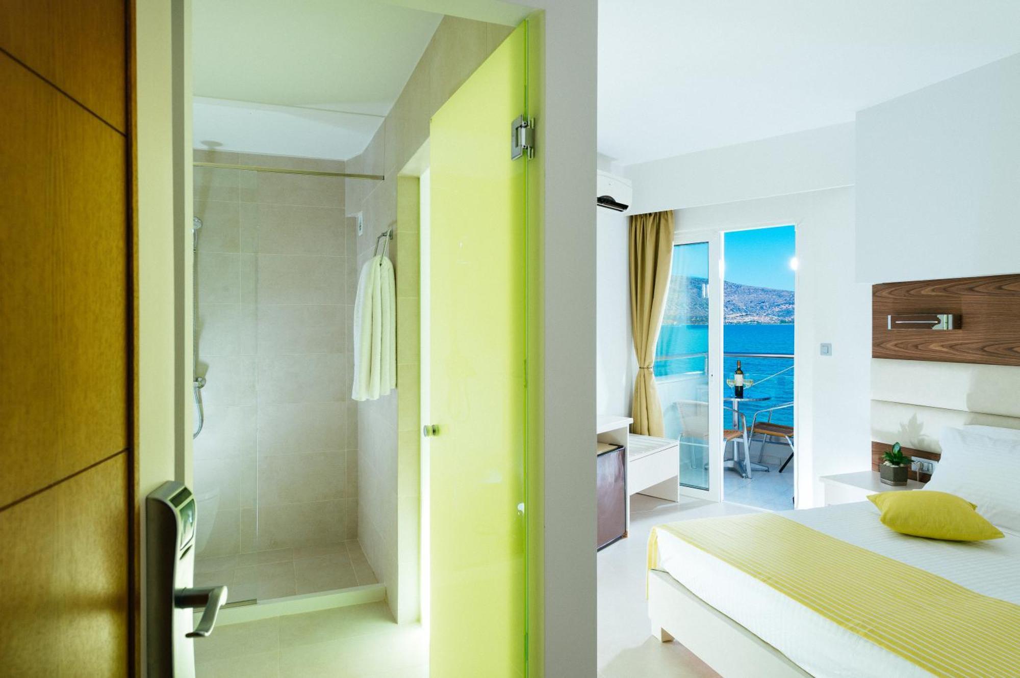 Double or Twin Room Sea View