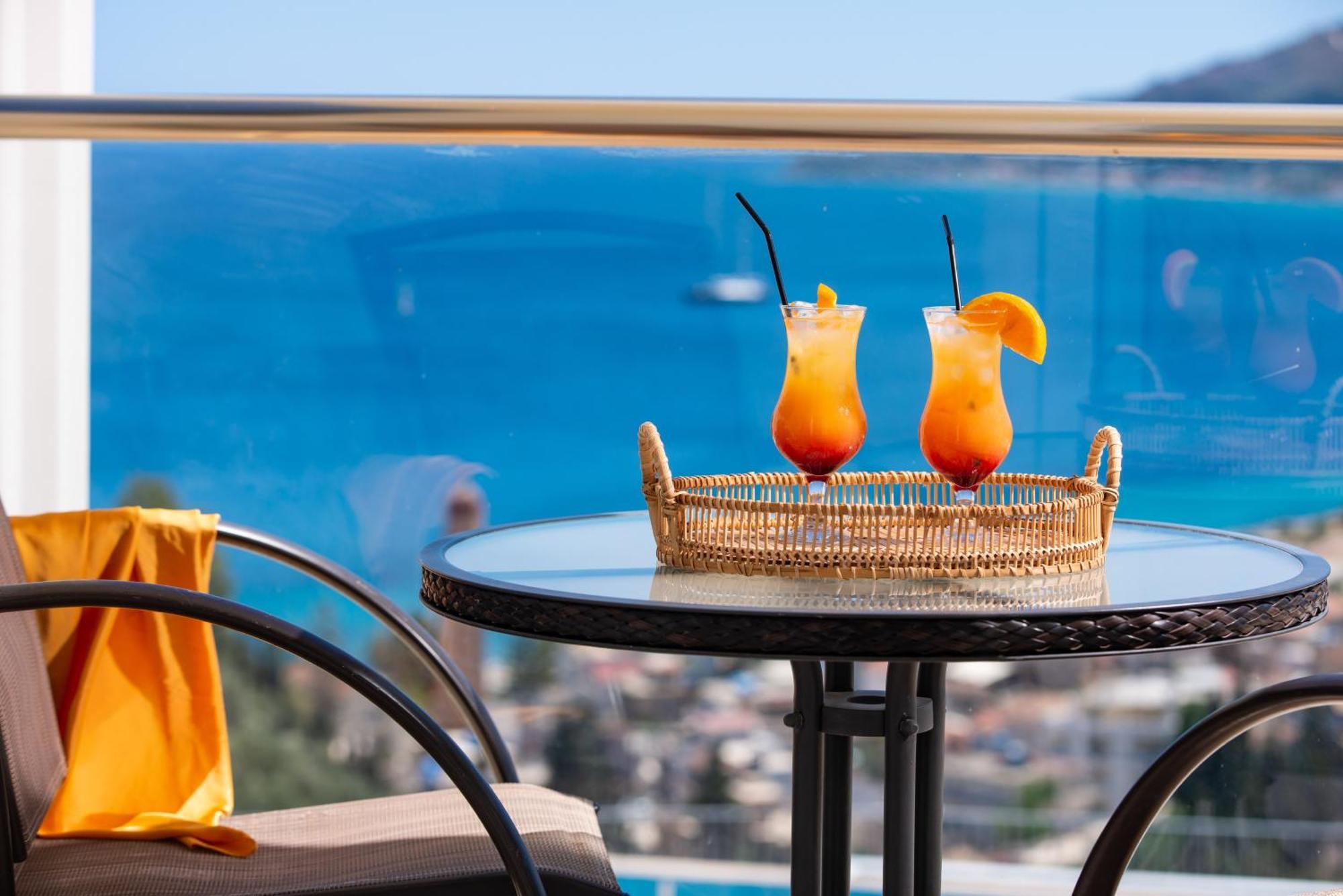 Deluxe Double or Twin Room Sea View