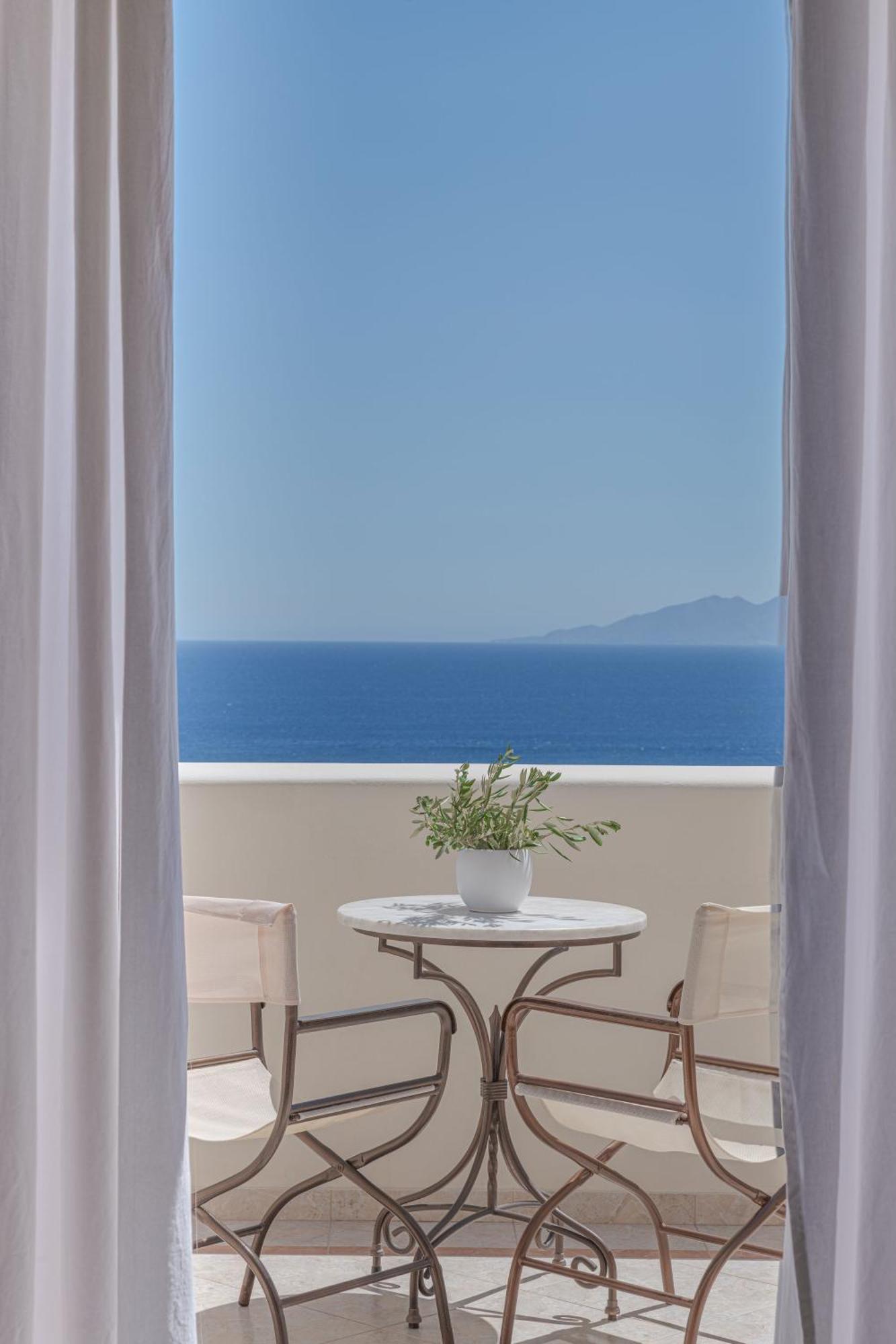Deluxe Room with Sea View