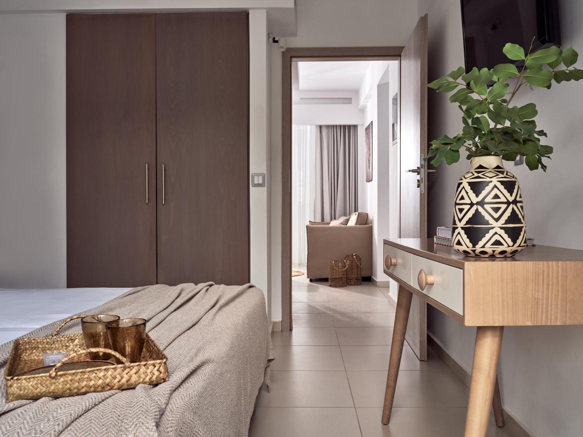 Deluxe One-Bedroom Apartment Sea View