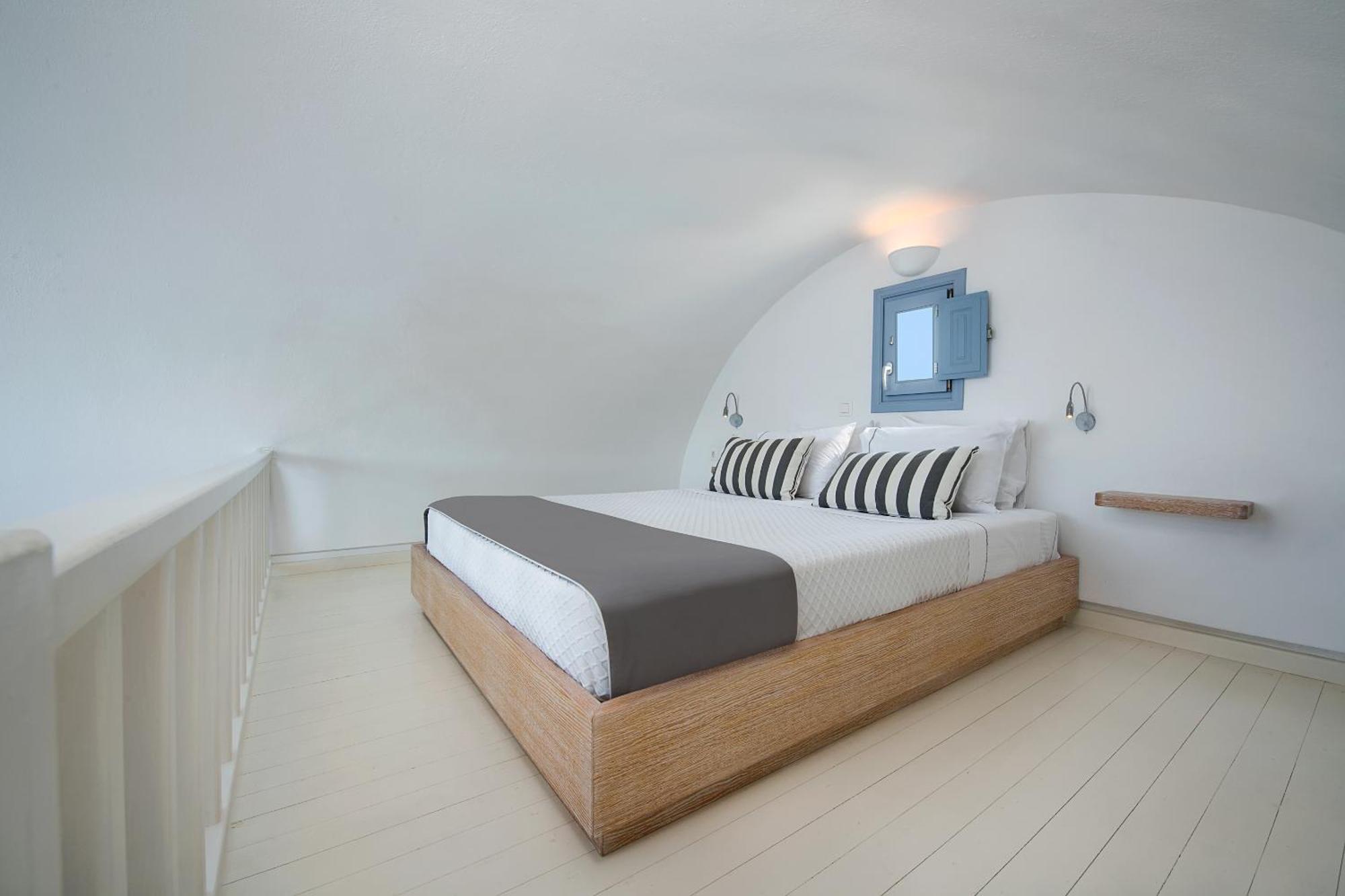 Executive Suite Panoramic Caldera View