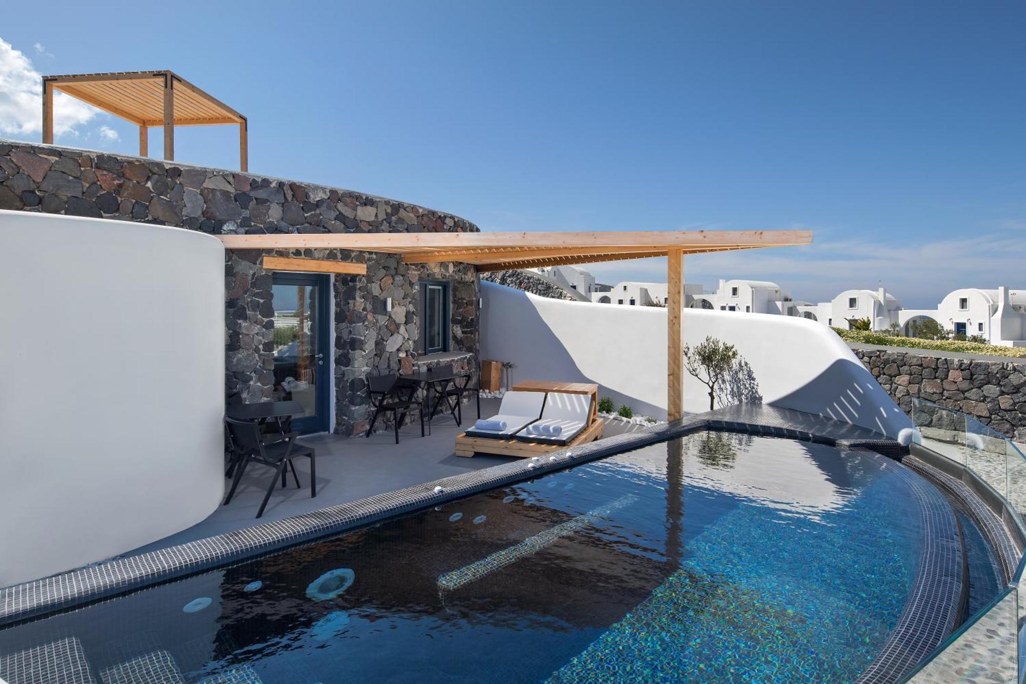 Elea Home outdoor Plunge Pool