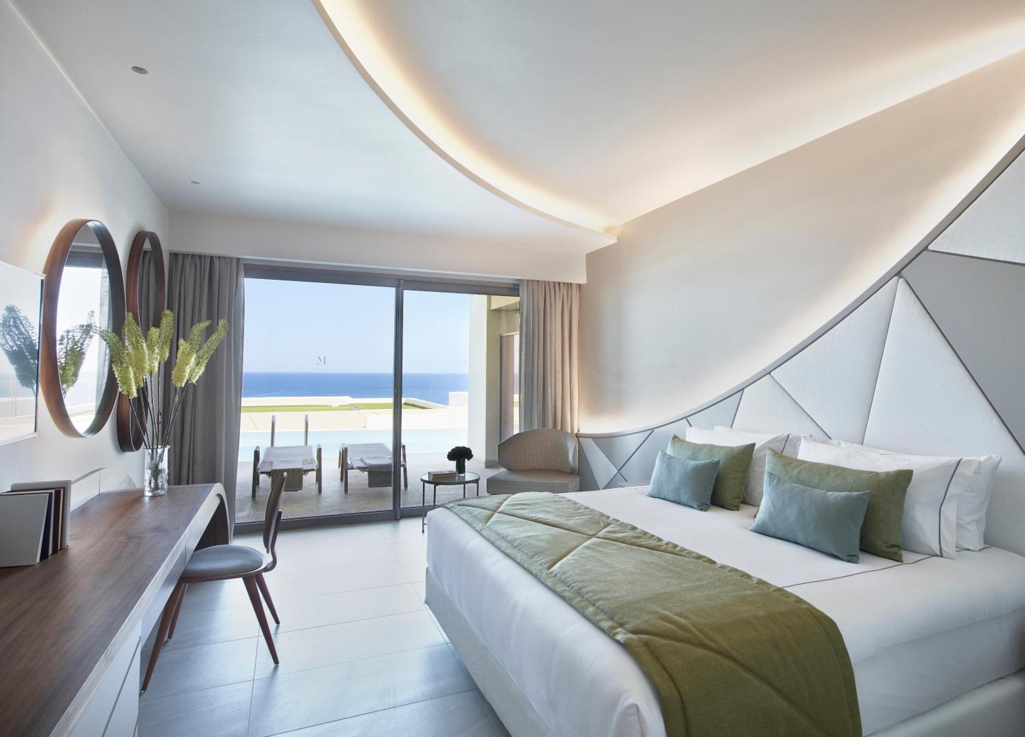 Deluxe Double Room Sharing Pool Sea View