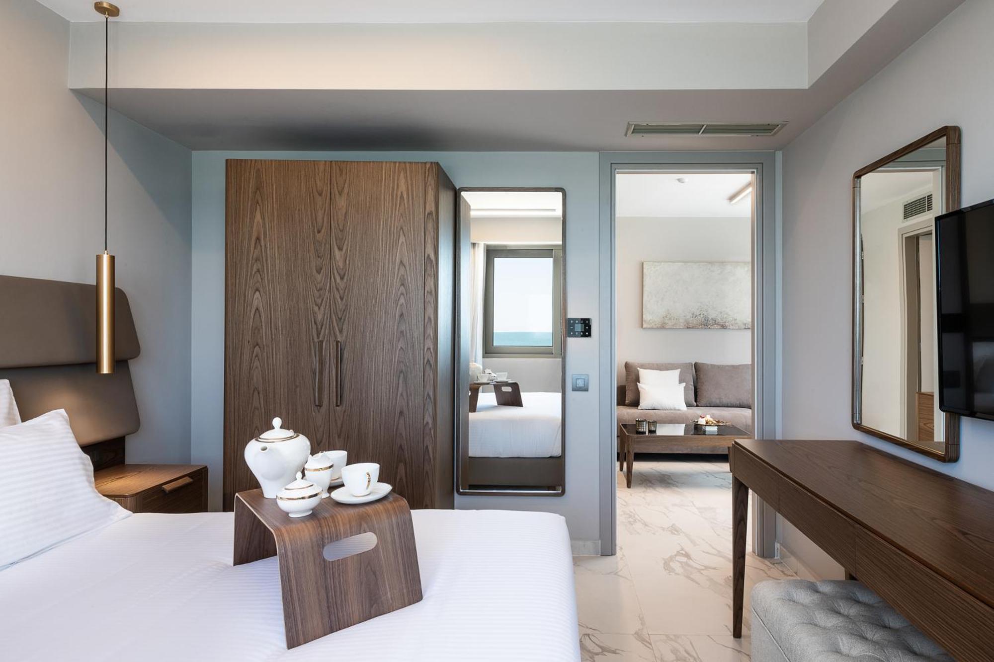 "Serenity" Suite Pool or Garden View
